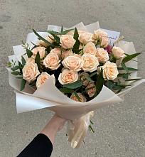 Букет Кремовые розы Латте в Домбае