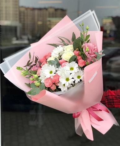 Букет цветов из: Розы, Лизиантусы и Хризантемы в Домбае